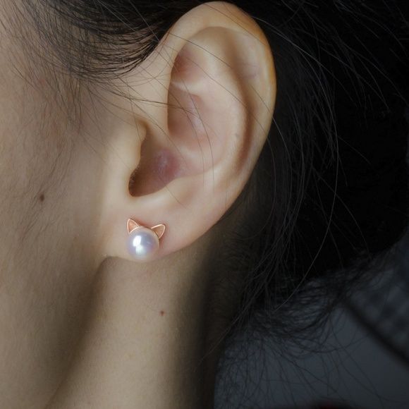 ❤️4 for $20 Sale❤Rose Gold Cat Pearl Stud Earrings - Picture 4 of 4